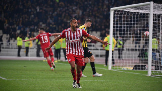 Με σπρώξιμο και Ελ Αραμπί πήρε τη νίκη στο ντέρμπι ο Ολυμπιακός