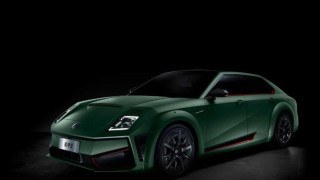 O κινεζικός δράκος των 550 ηλεκτρικών ίππων προκαλεί τρόμο