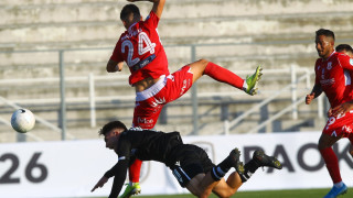 Ο Κανίς κράτησε όρθιο τον Πανσερραϊκό