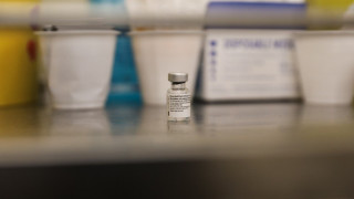 Κορωνοϊός: Η τρίτη δόση mRNA εμβολίου «εκτοξεύει» την προστασία από τον ιό