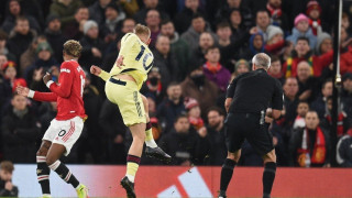 Προηγείται η Άρσεναλ επί της Μάντσεστερ Γιουνάιτεντ με ένα πολύ περίεργο γκολ