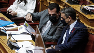 Πλεύρης: «Μέχρι τότε θα ισχύει το πρόστιμο των 100 ευρώ» - Τι απαντά για ενδεχόμενο lockdown και κλείσιμο σχολείων