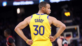 Ο Στεφ Κάρι ξεπέρασε τον ίδιο του τον εαυτό με 100 τρίποντα σε 19 ματς