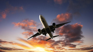 Τρόμος στα 35.000 πόδια: Επιβάτης προσπάθησε να ανοίξει την πόρτα!