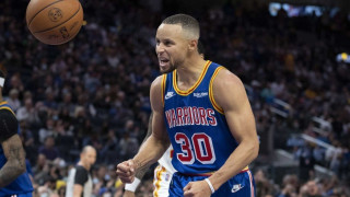 Βραδιά ρεκόρ για Κάρι και νίκη για Ουόριορς