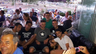 Μαζί από τον,,, καναπέ!