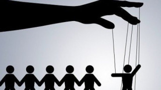 Τα κουρέλια τραγουδάνε