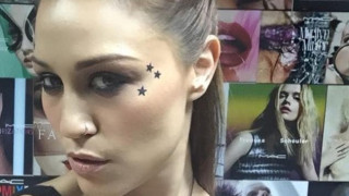 Ποζάρει με νέο look η Πηνελόπη Αναστασοπούλου (Pics)