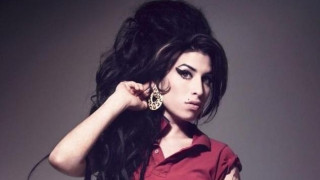 Amy Winehouse: Συγκλονιστικό βίντεο όπου ερμηνεύει a capella το «Back to black»!