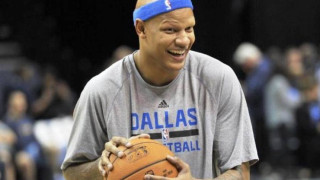 Συνεχίζει στους Μάβερικς ο Βιλανουέβα