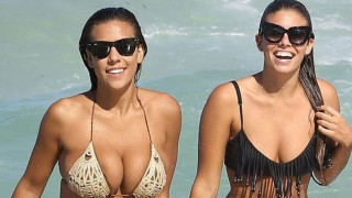 Φορούν μπικίνι κάθε μέρα, ανεβάζουν φωτογραφίες και γίνονται πάμπλουτες (ΦΩΤΟ)
