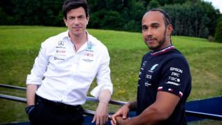 Ο Hamilton σκέφτεται να αποχωρήσει από την Formula1
