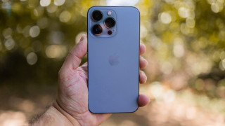 Συλλεκτικό iPhone πουλήθηκε για πάνω από 190.000 δολάρια