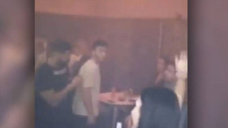 Απίστευτο περιστατικό στη Θεσσαλονίκη: Έστησαν... «μπουζούκια» σε τουαλέτες μαγαζιού