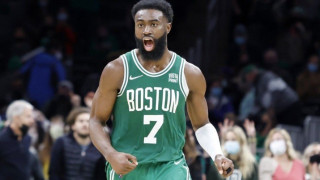 Τρομερός ο Μπράουν στη νίκη της Βοστώνης