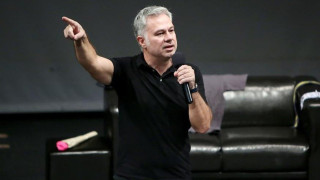 Η απάντηση του Μπακογιάννη για το απαγορευμένο tweet του Ζαραλίκου