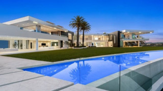 ΑΠΟΛΑΥΣΤΕ ΤΗΝ: Στο σφυρί για 295 εκατ. δολάρια εκπληκτική βίλα στο Λος Άντζελες