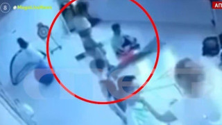 Βίντεο που κόβει την ανάσα: Φυσικοθεραπευτής κλωτσάει στο κεφάλι 10χρονο αγόρι με αυτισμό