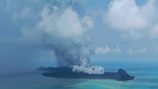 «Συναγερμός» για τσουνάμι στον Ειρηνικό, εξερράγη το ηφαίστειο της Τόνγκα