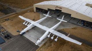 Stratolaunch: Το μεγαλύτερο αεροπλάνο του κόσμου πέταξε για τρίτη φορά