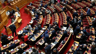 Ανάσα για τους καταναλωτές: «Παγώνει» για έναν χρόνο η ρήτρα αναπροσαρμογής