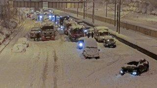 Αττική Οδός: 20 ώρες εγκλωβισμένοι οι οδηγοί μέσα στα αυτοκίνητα