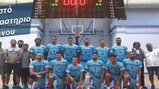 Πανηγύρισε στα... χιόνια ο ΑΟ Μυκόνου