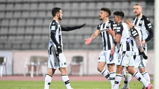 Δεν πρέπει! Και δεν τα παρατά…