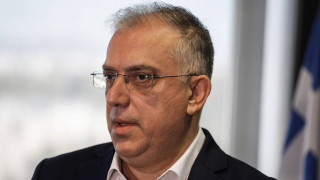 Επίθεση με πέτρες και μπογιές στο γραφείο του Τάκη Θεοδωρικάκου