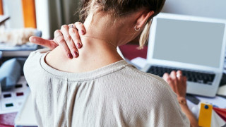 Επτά ιδανικές ασκήσεις για να ξεπιαστούν όσοι κάνουν δουλειά γραφείου