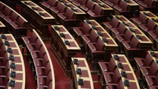 Το πολιτικό σύστημα σε παρατεταμένη κρίση