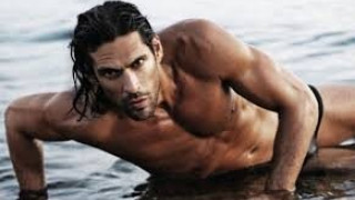 Ξεπέρασε τις 4.000 γυναίκες ο Σπαλιάρας (Vid)