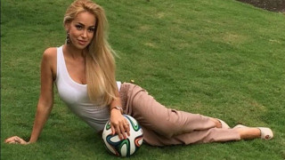 Εκρυψε τον... ήλιο η κυρία Νομπόα (pic)