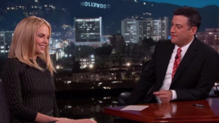 Σε στριπτιτζάδικο κάλεσε τον Ομπάμα η Σαρλίζ Θερόν