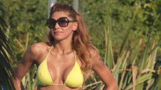 Η Αγγελική Ηλιάδη έβαλε το μαγιό της και... έριξε το Instagram (pic)