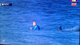 Επίθεση καρχαρία στον σέρφερ, Μικ Φάνινγκ! (ΒΙΝΤΕΟ)