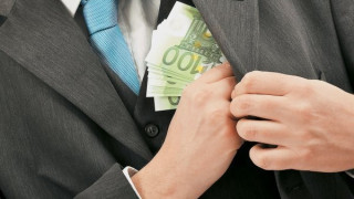 Θεσσαλονίκη: Πρώην δήμαρχος & δημοτική υπάλληλος σε υπόθεση απάτης