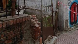 Λάρισα: «Ντροπή σας» – Συγκλονίζει ο θάνατος φοιτητή που κλώτσησε πόρτα και καταπλακώθηκε από τοίχο