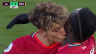 Το πανηγυρικό φιλί του Τσιμίκα στον Μανέ!