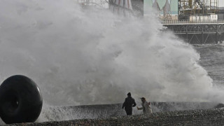 Βρετανία: Δύο νεκροί από την καταιγίδα «Γιούνις» - Τρένα, αεροπλάνα καθηλωμένα