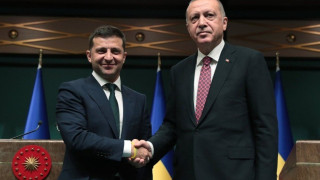 Στο πλευρό της Ουκρανίας ο Ερντογάν, κλείνει τα Στενά για τα ρωσικά πλοία