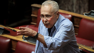 Ζουράρις για το πανό: «Δεν ντρέπεται η ΠΑΕ ΠΑΟΚ; Γίνεται να ντρέπεται η γενιά μου;»