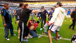 Σκληρές εικόνες: Χάος στο Μεξικό με δεκάδες νεκρούς έπειτα από ποδοσφαιρικό αγώνα