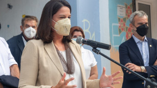 Τι απαντά η Κεραμέως για τα τεστ στα σχολεία - «1000 ανήλικοι πρόσφυγες στην Ελλάδα»