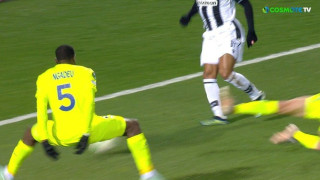 Διαμαρτύρεται για πέναλτι ο ΠΑΟΚ