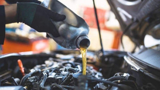 Αυτοκίνητο: Ο σωστός τρόπος μέτρησης της στάθμης του λαδιού