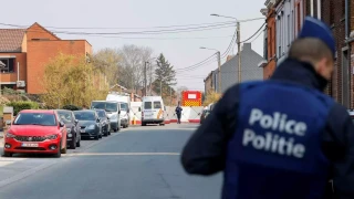 Βέλγιο: Δύο άτομα επέβαιναν στο ΙΧ που έπεσε σε πλήθος σκορπίζοντας τον θάνατο