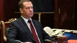 Απειλεί με πυρηνικά ο Μεντβέντεφ: Έχουμε δικαίωμα να τα χρησιμοποιήσουμε»