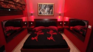 Γαλλία: Η Λεπέν ανοίγει ξανά τους οίκους ανοχής