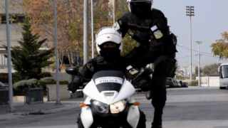 Λάρισα: Άνδρας κυκλοφορούσε γυμνός στο κέντρο της πόλης